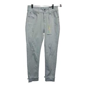 NWT Bue Savvy White high‎ rise ankle jeans.  Size 7/28